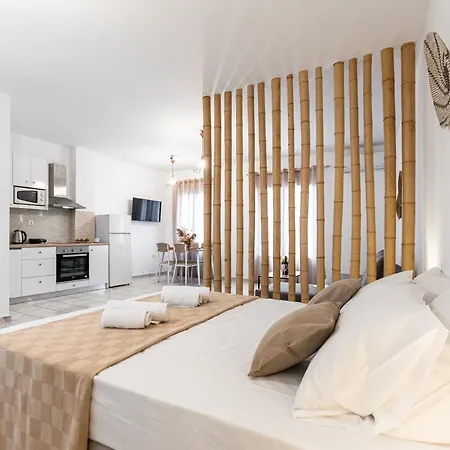 Optasia - Naxos Center 2 *