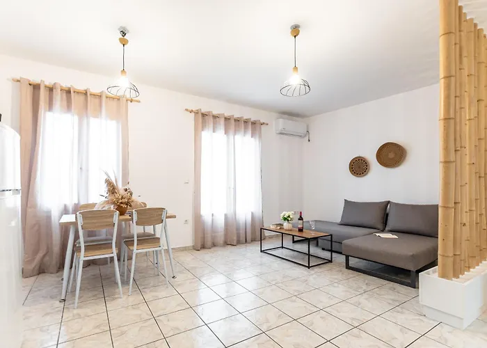 Optasia - Naxos Center 2 *